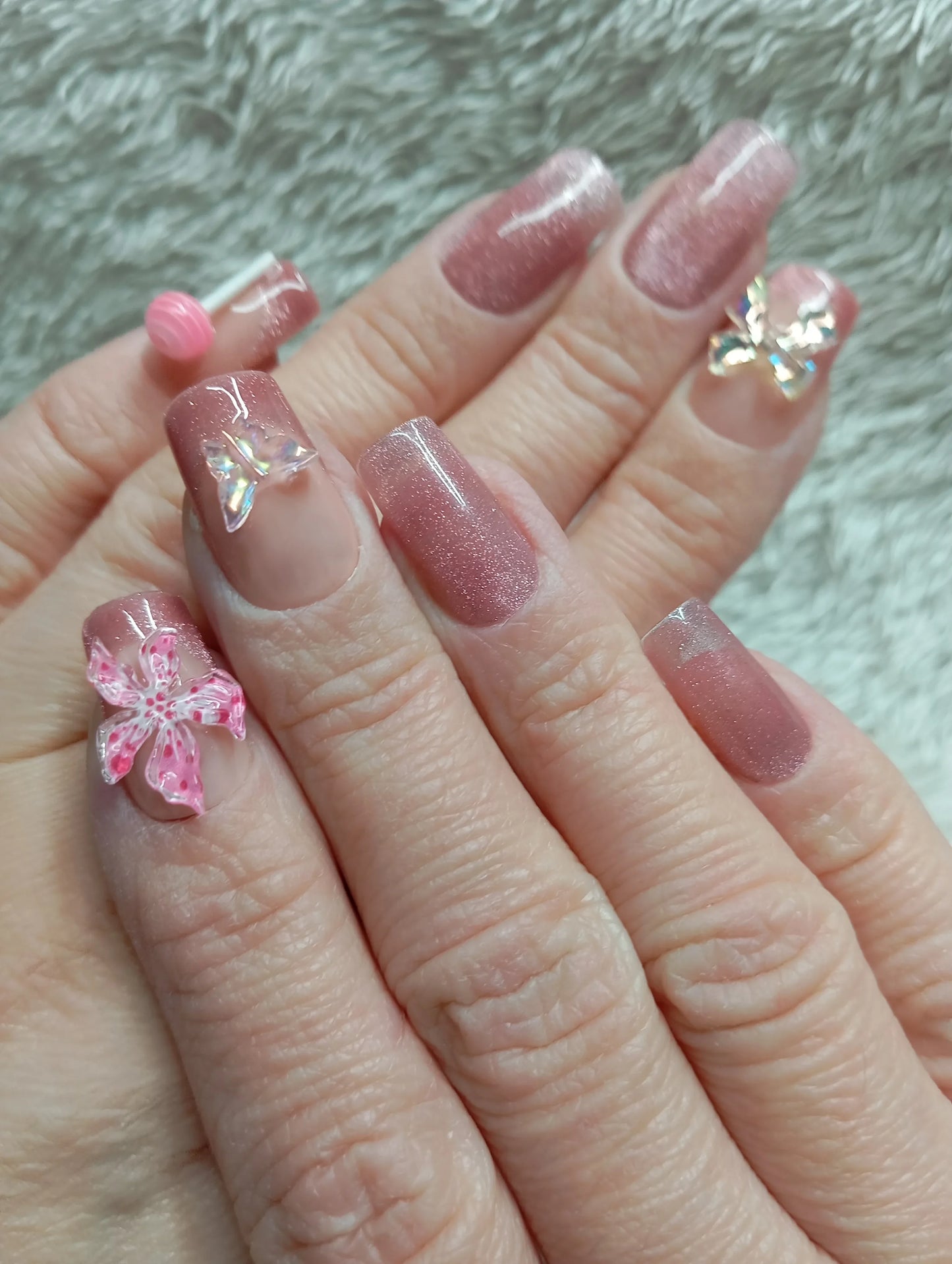 Kit Press-on Nails Rose Pailleté Papillons et Nœuds