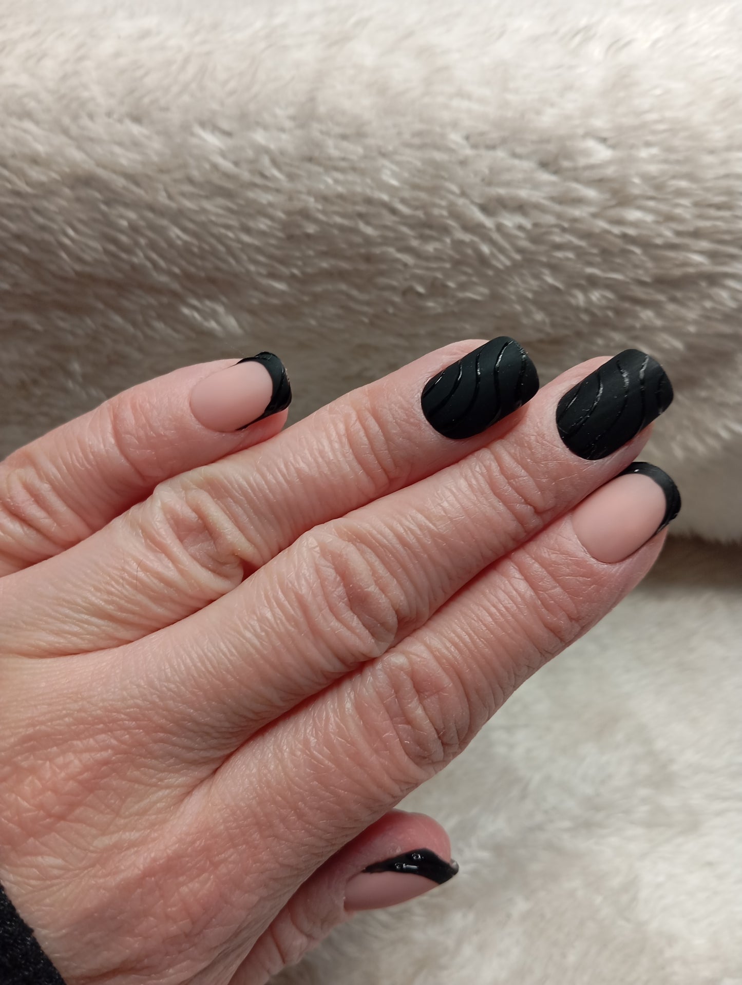 Press on Nails Midnight Nude Carré Court | Faux Ongles Fait Main Élégance Graphique – Claé&Co