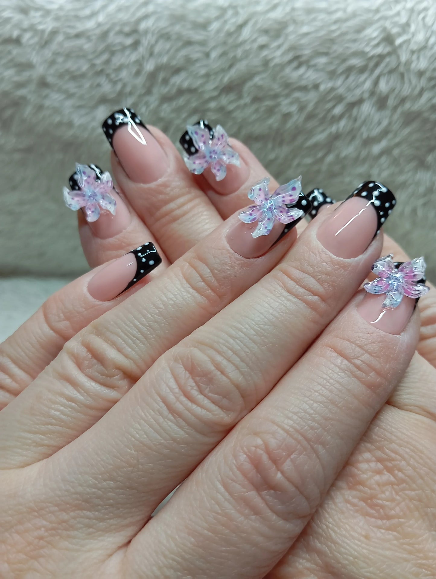 Kit Press-on Nails Papillons Holographiques Pois Noirs