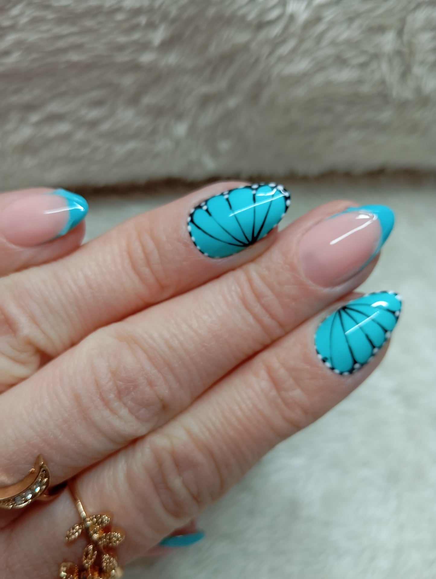 Press on Nails Butterfly Turquoise Amande Courte | Faux Ongles Fait Main Papillon Turquoise – Claé&Co