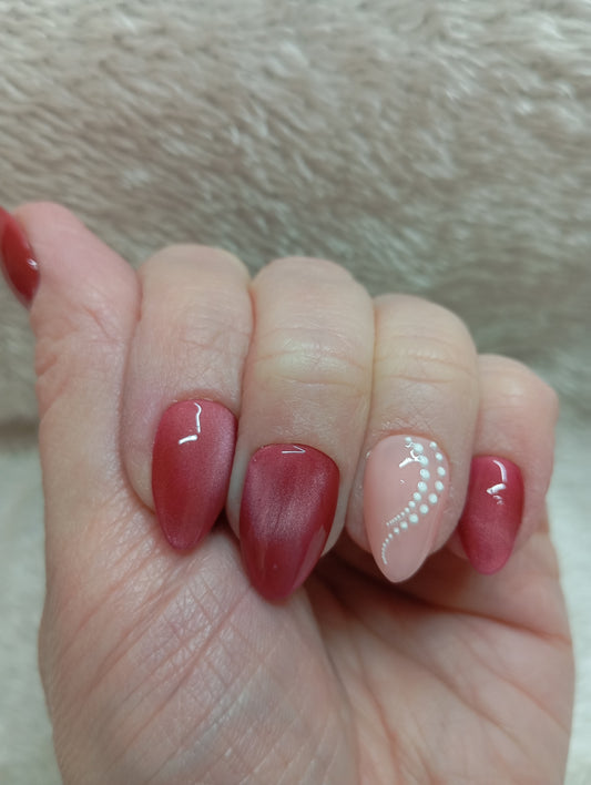 Press on Nails Rouge Perle Amande Courte | Faux Ongles Fait Main Rouge Nacré – Claé&Co