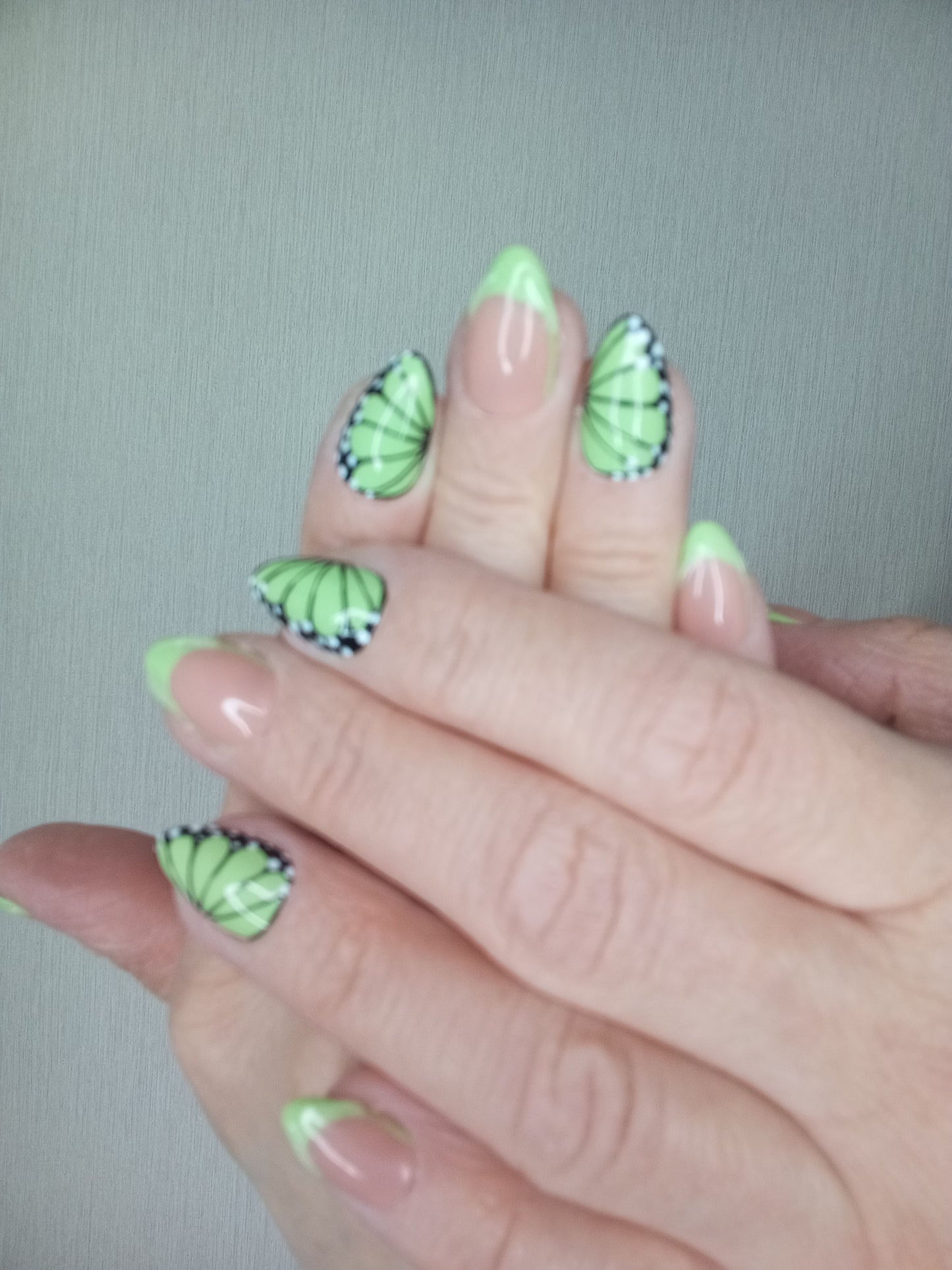 Press on Nails "Papillon Libre"